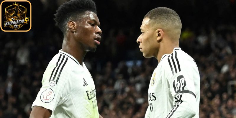 Barcelona kỳ vọng tạo địa chấn khi Real Madrid xuất hiện mâu thuẫn nội bộ 2 Bernabeu hỗn loạn trước thềm El Clasico