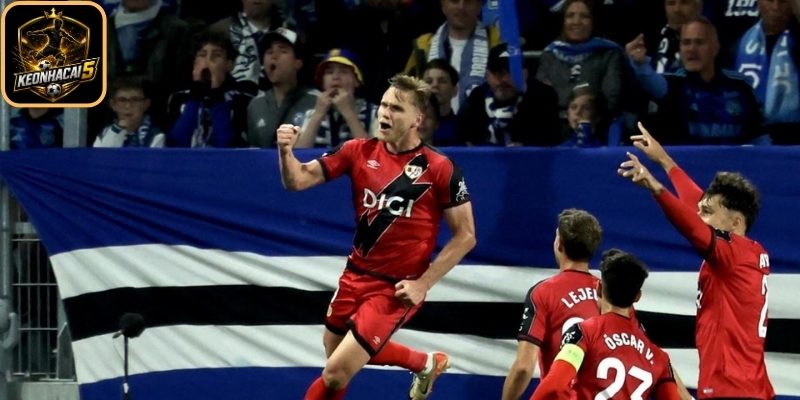 La Liga hưởng lợi lớn sau quả penalty hỏng ăn, đội bóng của Antony sáng cửa dự C1 1 Rayo Vallecano giúp La Liga giữ suất C1