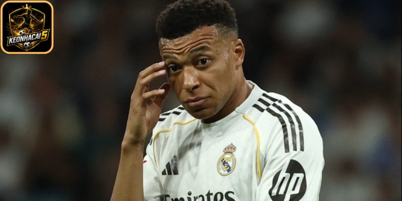 Real Madrid không còn chiều Mbappe, Mourinho và Deschamps sẵn sàng “giải cứu” tiền đạo Pháp 2 Real Madrid cần HLV đủ cứng trị Mbappe